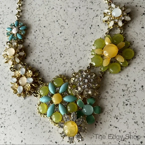 Francesca’s Collections | Statement Necklace - Picture 2 of 5